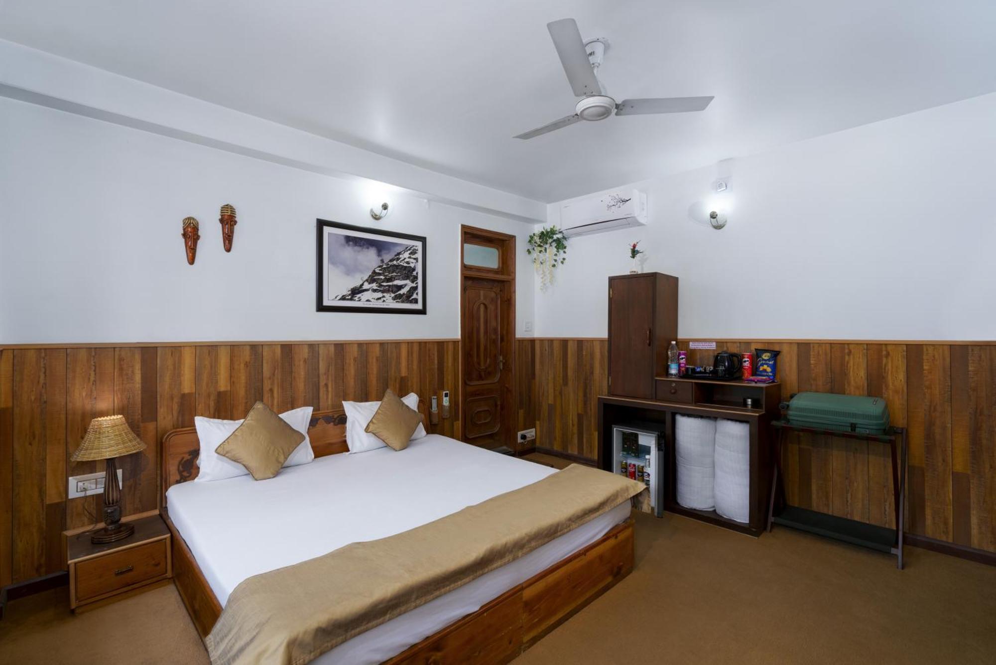 Hotel Kullu Valley Kulu Exterior foto